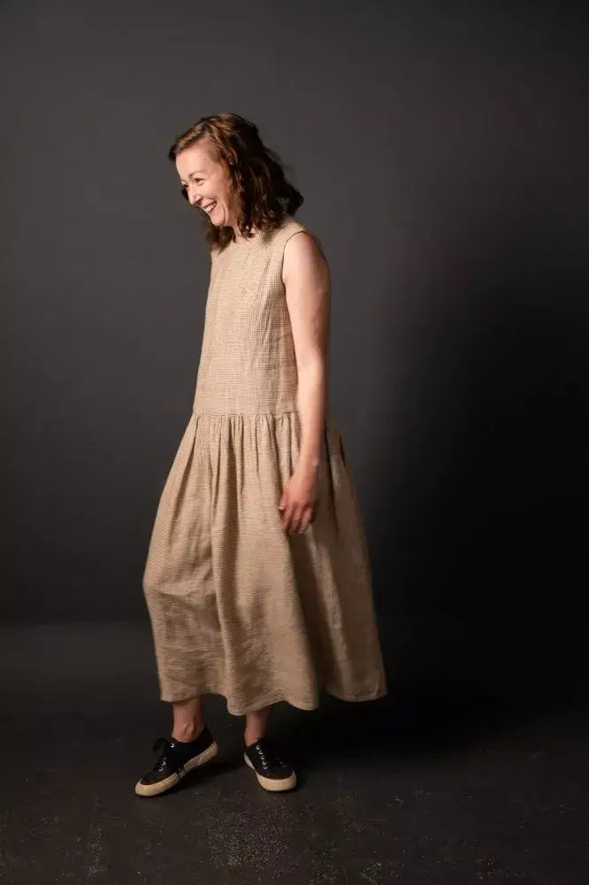 Patrón de costura del vestido Ellis & Hattie de Merchant and Mills, talla 6-18 (Reino Unido)