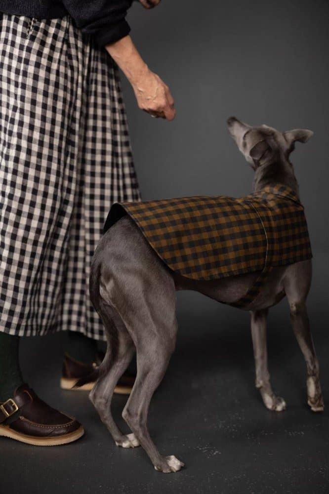 Patrón de abrigo para perro Barka de Merchant and Mills