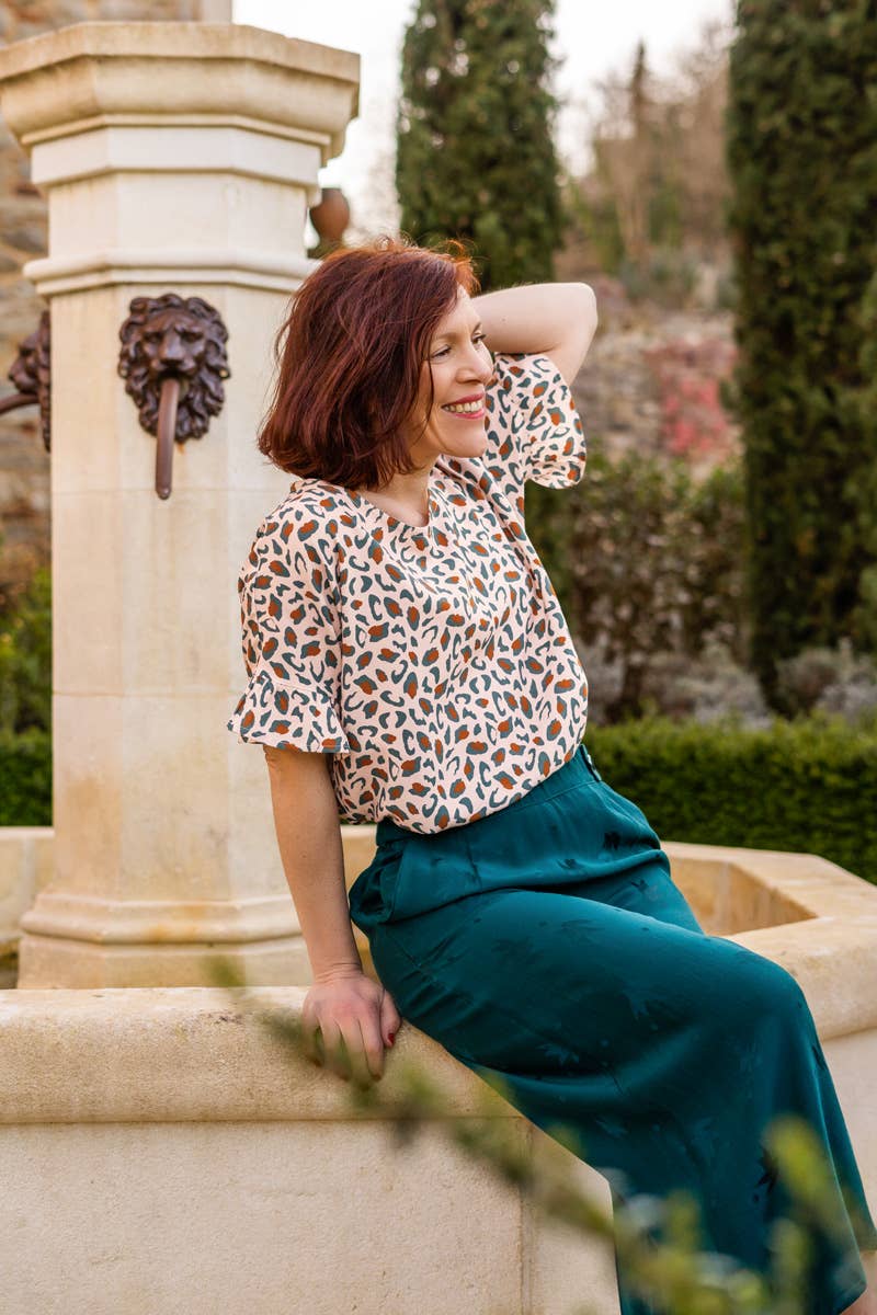 Tissu de couture en viscose 'Bagheera' d'Eglantine et Zoé en vert eucalyptus
