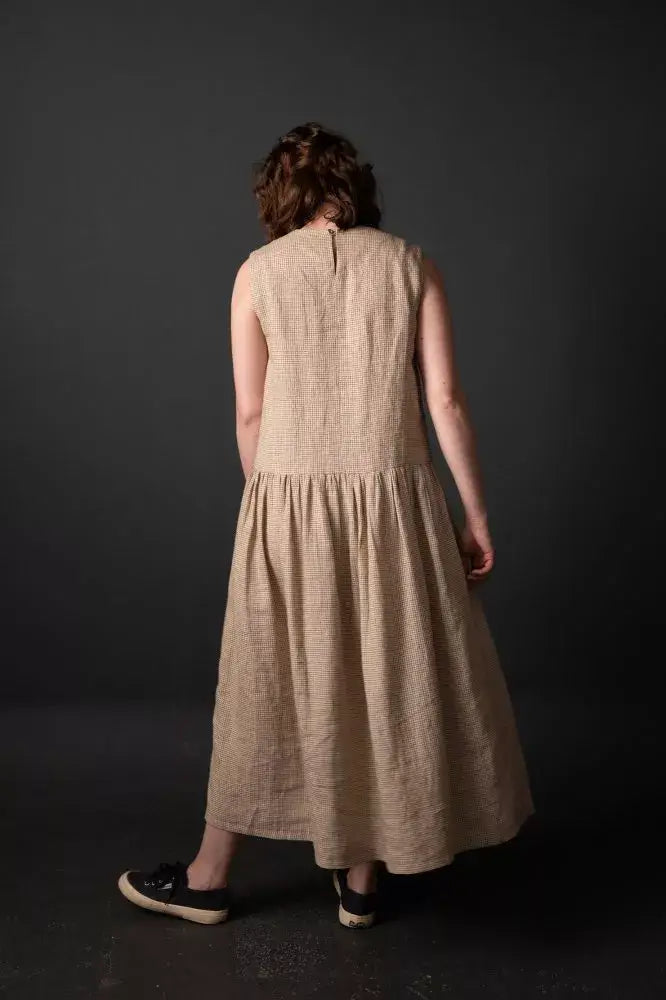 Patron de couture de la robe Ellis &amp; Hattie de Merchant and Mills, tailles UK 6-18