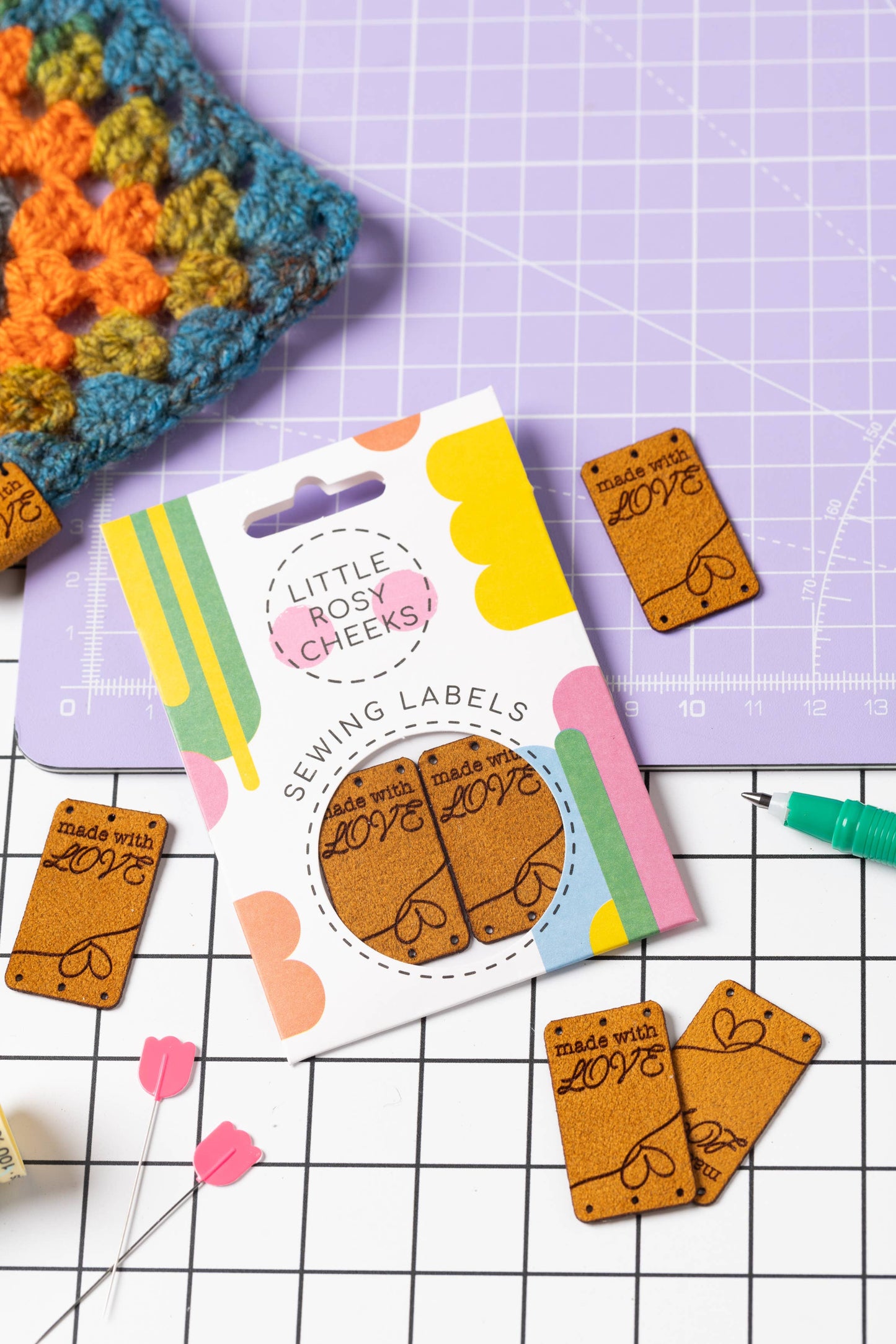 Étiquettes tissées à coudre Little Rosy Cheeks - FABRIQUÉES AVEC AMOUR, daim végétalien