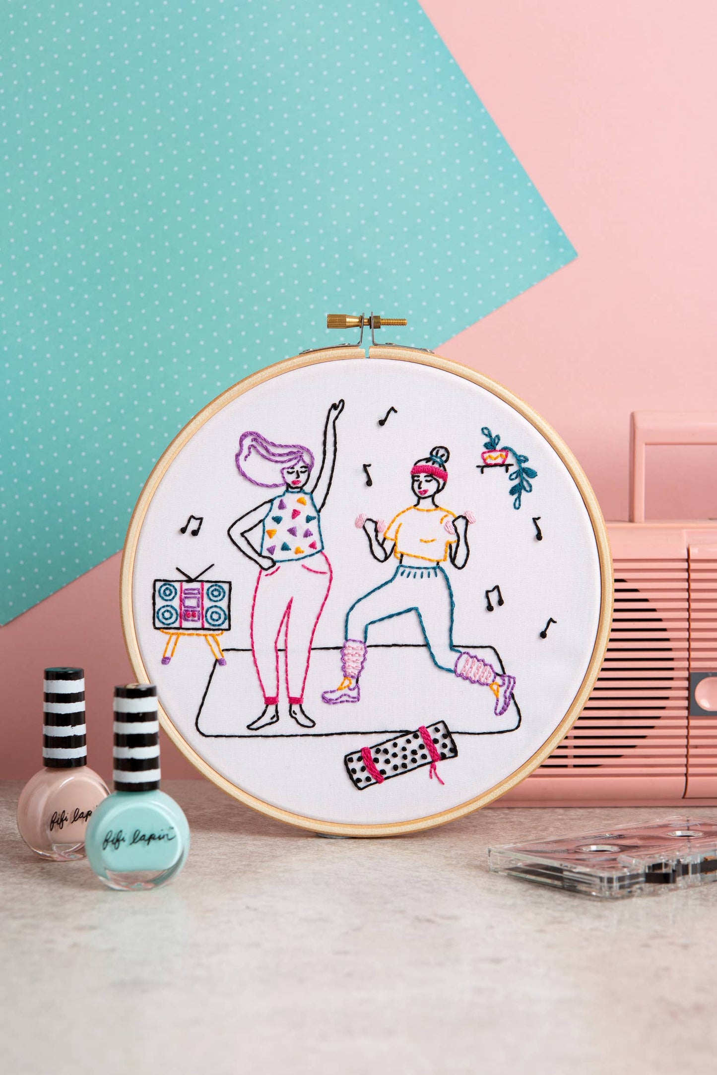 Dancing Embroidery Kit (Move), Complete Craft Kit